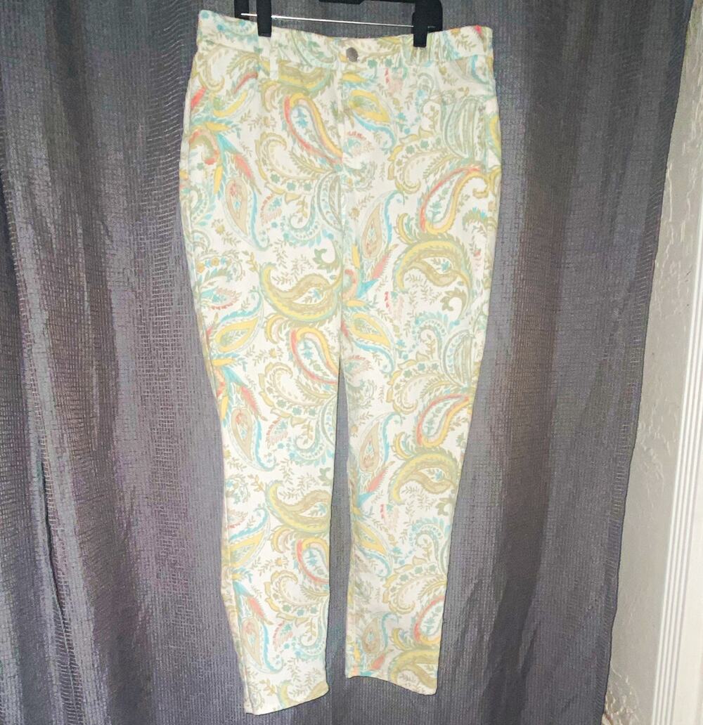 Chico's Girlfriend Slim Ankle Jeans Mid-Rise Light Wash Paisley Cotton L